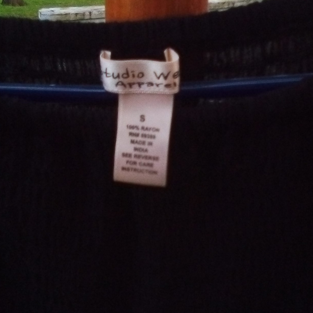 Top - Picture 2 of 3